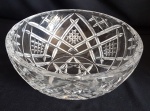 Bowl em pesado cristal c/ lapidação em baixo e alto relevo, cor translúcida