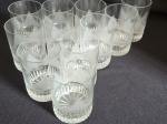 10 copos em fino cristal cuidadosamente lapidado em frisos de alto e baixo relevo (9 cm alt x 6 cm diâm)