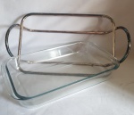 Travessa  refratária Marinex sustentada por suporte espessurado a prata. Travessa 30 x 18x5 cm altura