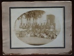 Antiga foto com jogadores de futebol colada em cartão med. 18cm x 24cm