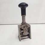 Qualquer duvida entrar em contato pelo whatsaap: 11948723970 ou pelo nosso email: loucoporantiguidades@gmail.com. OBS: A sua participação em nosso leilão ajuda em causas animais.