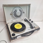 Qualquer duvida entrar em contato pelo whatsaap: 11948723970 ou pelo nosso email: loucoporantiguidades@gmail.com. OBS: A sua participação em nosso leilão ajuda em causas animais.