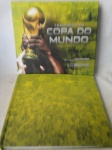 BOX C/ LIVRO: TESOUROS DA COPA DO MUNDO - UM BELÍSSIMO LIVRO RICAMENTE ILUSTRADO, C/ RAROS DOCUMENTO