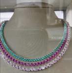 CONJUNTO COM 3 COLARES EM PRATA 950 COM ZIRCONIA VERMELHO , ROSA E VERDE   - BÉLISSIMO COLAR EXTRA LUXO MARAVILHOSO CONFORME A FOTO EXIBIDA  !R$  2500