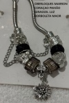 BRACELETE MARAVILHOSO COM OBERLOQUES MARROM   UM GIRASSOL LUZ  UM CORAÇÃO PAIXÃO  COM UMA LINDA BORBOLETA MARAVILHOSA
