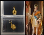 PINGENTE  SOUVENIR DO MUSEU IMPERIAL DE PETRÓPOLIS -COROA IMPERIAL DE D PEDRO  - EM ESTOJO LUXO DE ACRILICO