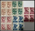 BULGARIA LOTE EM QUADRAS COM O TEMA FLORA EM ESTADO MINT DE CONSERVAÇÃO!