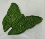 Floreira para parede representando borboleta em cerâmica na cor VERDE. Medindo 21 x 18 cm.