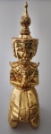 Escultura Tailandesa em posição de meditação , em madeira toda patinada em dourada . Medindo : 34x13x11 cm. Obs : PINO NA CABEÇA É SOLTO .