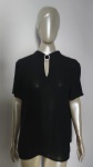 DANQUE - Linda blusa na cor preta , com leve abertura na parte frontal e detalhe com pedrinhas . Tamanho : GG .