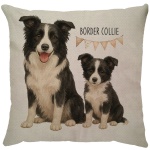 Capa para almofada com zíper invisível, feita em linhão crú com impressão na frente de Border Collie e verso liso. Tecido em Linhão 100% Poliéster. Dimensões da Capa: 43 cm X 43 cm. Não acompanha enchimento.