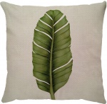 Capa para almofada com zíper invisível, feita em linhão crú com impressão na frente de uma folha de bananeira e verso liso. Tecido em Linhão 100% Poliéster. Dimensões da Capa: 45 cm X 45 cm. Não acompanha enchimento.