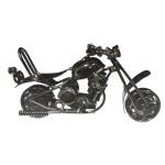 COLECIONISMO - Miniatura em formato de moto em metal. Medindo 16 x 9 cm.