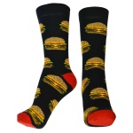 Meia preta, sem uso, com etiqueta, de cano alto, estampada com hamburgueres. Tamanho: 38 a 43.