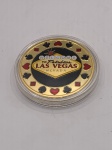 COLECIONISMO - Moeda decorativa em metal dourado, com tema de Las Vegas. Linda peça. Medindo aproximadamente 4 cm de diâmetro x 0.03 cm de espessura. Pesando 28 gramas Acompanha case.