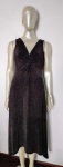 MILLE BISES - Belissimo vestido de festa com decote trançado em V , todo brilhoso em tom preto com brilho prateado  . Lindo vestido . Tamanho : M
