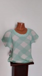 MARIA VIOLETA - Blusa com estampa geometrica na cor verde. Tamanho : P . Novo com etiqueta.