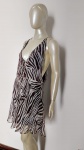 MARIA VIOLETA - Lindo vestido frente unica em tecido leve e refrescante , com amarração nas costa , com estampa em animal print . Tamanho : P .