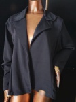 Blazer sem botão na cor preto . Tamanho : GG forma pequena .