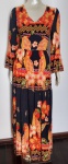 Belissimo vestido longo floral estilo Farm , com bojo e manga longa ; ricamente decorada com estampa de araras e cores vibrantes nos tons preto e coral . Tamanho : M . Novo, nunca usado .