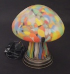 RAVAGNANI - Elegante Luminaria em pasta de vidro multicolorida , em forma de  Cogumelo  . Medida : 25 cm de Altura / Cupula : 30 cm .