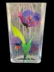 FRINGE AT HOME-grande vaso importado de vidro retangular decorado com flor lilás ,medindo 18 cm comp x 32 cm alt x 4,5cm prof cm. Novo e sem uso.