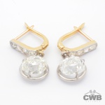 Brincos em Ouro 18K e Platina com 2 Diamantes sendo 1 de 2,12 Cts e 1 de 2,04 Cts, Lapidação: Brasil