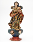 Antiga imagem de Nossa Senhora da Conceição em madeira policromada e dourada, base com 2 Anjos e Lua, medindo 32 cm de altura. Brasil séc. XIX.