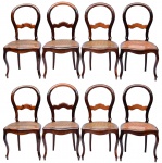 Magnifico Conjunto de Oito Cadeiras de Jacarandá maciço, com assentos em palinha, medindo 95 cm por 48 cm por 44 cm. Séc. XIX.