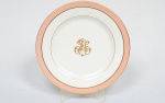 Barão de Araújo Ferraz - Raríssimo Prato de Sobremesa em porcelana Francesa, marcada, monogramado do Barão, medindo 21,5 cm. Séc. XIX.