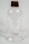 Antiga e rara Manga em cristal, lapidada, medindo 27 cm de altura. França. Séc. XIX.