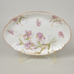 BARÃO DO AMPARO - Manuel Gomes de Carvalho. Antiga Travessa em porcelana Limoges, medindo 20 cm por 28 cm. Peça do serviço fotografado na página 238 do livro "Louça da Aristocracia no Brasil", de Jenny Dreyfus.