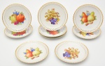 Conjunto de 9 Pratos de sobremesa, em porcelana Alemã, marcados Bavária, com linda pintura de diferentes Frutas e borda fenestrada, sendo pratos de sobremesa, medindo 19 cm e pratos de pão 16 cm de diâmetro.