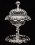 Baccarat - Magnifica e Monumental Compoteira de babado em cristal Baccarat, Completa, com seu respectivo presentoir, tendo lapidação dedão em todas as peças, medindo 32 cm de altura. França, século XIX. Perfeita!