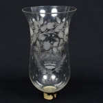Baccarat - Importante Manga em cristal, com as Iniciais PII com coroa, medindo 30 cm de altura. Séc. XIX.
