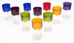Conjunto de 10 Copos em cristal Frances, marcado, para long drink, nas cores azul, vinho, amarelo e verde, medindo 16 cm de altura.