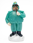 Escultura em Murano, representando Saldado Svejk, nas cores branca e verde, medindo 14 cm de altura.