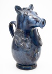 Antiga Jarra em Cerâmica esmaltada, marcada, na cor azul, em forma de Javali, medindo 26 cm de altura. Séc. XIX.