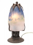 Daum Nancy - Belissima Luminária de Mesa, assinada Daum Nancy com a Cruz de Lorena, estilo e época Art. Déco, medindo 22 cm de altura. França séc. XIX.