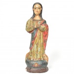 Antiga Imagem de Nossa Senhora da Conceição em terracota policromada, medindo 30 cm de altura. Brasil séc. XVII.