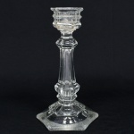 Baccarat - Antigo pé de Castiçal em cristal Francês, lapidação facetada, medindo 29 cm de altura. França séc. XIX.