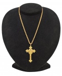 Cordão com belo pingente na forma de Crucifixo, em ouro 18k. Comp. cordão aberto 61cm. Alt. Crucifix