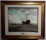 OSCAR TECÍDIO (1926/1995)  OSM (Óleo sobre madeira). PRAIA COM BARCO medindo 60x50cm sem moldura e 87x75cm com a moldura. Moldura em madeira em muito bom estado de conservação. Obra assinada e datada em 1975. Obras de Oscar Tecídio são bem cotadas e com preço de mercado bem firme nas últimas décadas.Oscar Tecídio foi ativo no Rio de Janeiro. Discípulo de Oswaldo Teixeira na Escola Nacional de Belas Artes. Estudou com Armando Ramos e Heitor Pinho. Funcionário da Shell, dirige o setor de arte e padronização da empresa. É um pintor do mar, dedicando-se também à paisagem e seus artigos. É amante da natureza, preocupando-se, em suas telas, em captar a "alma da natureza", especialmente os dias plúmbeos que tanto aprecia. Participou do Salão da Sociedade Brasileira de Belas artes, Rio de Janeiro (1956 e 1959) e diversos outros salões conquistando Medalhas de Ouro. Participou também de diversas individuais.