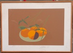 SCLIAR 1983 - Laranjas, gravura (P.A.) medindo 56x37cm somente a obra e 72x51 com a moldura. Assinada e datado a lápis na margem inferior. Emoldurado com vidro.