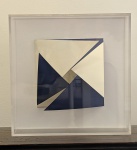 Hercules Barsotti, 'Catavento' - dobradura em papel medindo 18x18x5cm, assinatura na parte interna