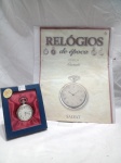 RELÓGIOS DE ÉPOCA - Relógio de bolso antigo, especificamente o modelo Casati da coleção Relógios de Época da editora Salvat. Inclui o fascículo nº 6 com o relógio. Detalhes conforme fotos, _(ºLº)_ Caso necessite, tire todas suas dúvidas via atendimento personalizado por WhatsApp: (11) 98681-9377. Não deixe para última hora! Antecipadamente agradecemos pelo seu lance. Sem testes ou garantias futuras de originalidade, material ou procedência.