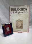 RELÓGIOS DE ÉPOCA - Relógio de bolso antigo, especificamente o modelo Art Nouveau da coleção Relógios de Época da editora Salvat. Inclui o fascículo nº 10 com o relógio. Detalhes conforme fotos, _(ºLº)_ Caso necessite, tire todas suas dúvidas via atendimento personalizado por WhatsApp: (11) 98681-9377. Não deixe para última hora! Antecipadamente agradecemos pelo seu lance. Sem testes ou garantias futuras de originalidade, material ou procedência.