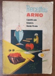 Livro de Receitas ARNO Original  Relíquia Anos 50/60  (Liquidificador, Batedeira e Moedor) - Raro exemplar do livro de receitas oficial da ARNO, publicado em meados do século XX. O guia era distribuído junto aos aparelhos da marca, ensinando a dona de casa moderna a utilizar as novidades tecnológicas da época: o liquidificador, a batedeira e o moedor-picador.