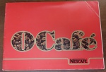 Raro Livro de Receitas Nescafé "O Café"  Vintage (Anos 70/80) - livro de receitas "O Café", uma publicação promocional vintage da Nescafé (Nestlé), provavelmente lançada entre as décadas de 1970 e 1980. Este tipo de material é classificado como ephemera culinária e possui um valor nostálgico significativo para colecionadores de itens publicitários da Nestlé.