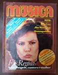 edição nº 34 da Revista Música, publicada em 1979. É um item de colecionismo musical valioso, especialmente pela capa com Elis Regina e por trazer matérias sobre ícones como Jim Morrison (em um especial de 8 anos de sua morte), Rita Lee, Gonzaguinha e os Novos Baianos.Revistas especializadas em música dos anos 70 são muito procuradas por pesquisadores e fãs devotos, pois capturam a cena cultural da época com profundidade.
